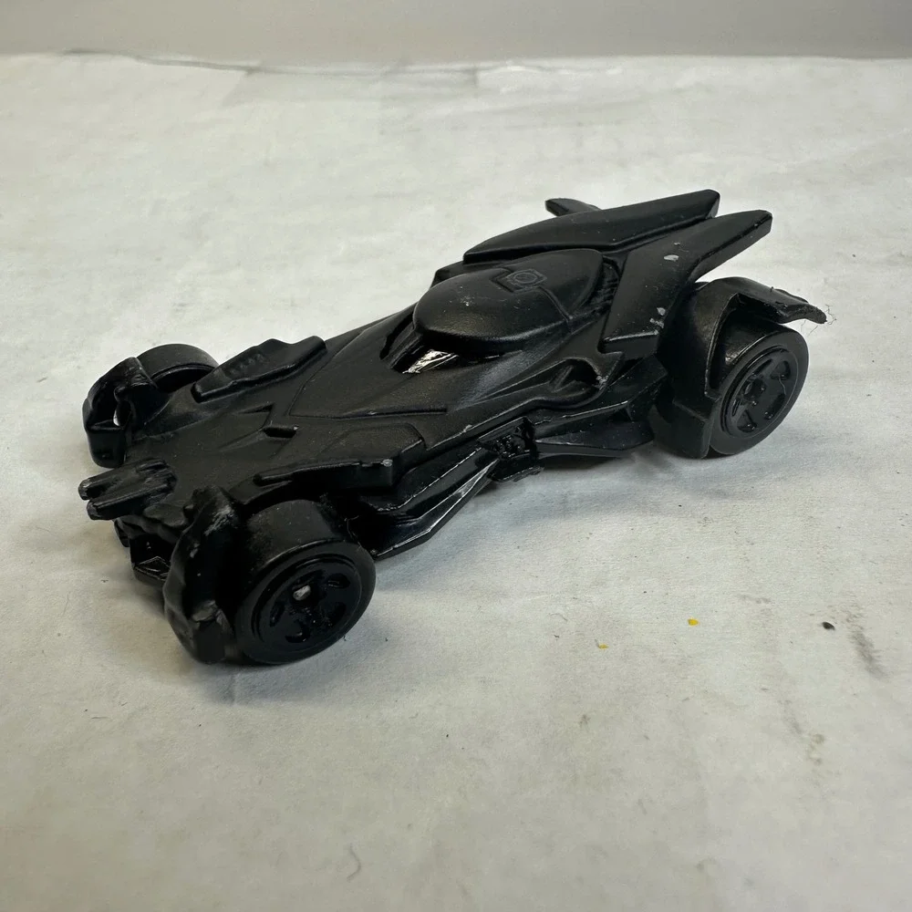 Hot‎ Wheels Batmobile Batman v Superman Dawn of Justice Matte Black DHP34 2015